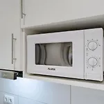 Lovely Fully Equipped Near Subway N9 *