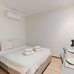 Lovely Fully Equipped Near Subway N9 Appartement Lissabon