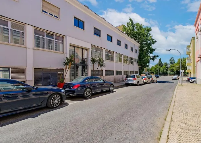 Lovely Fully Equipped Near Subway N9 Apartament *