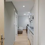 Lovely Fully Equipped Near Subway N9 *