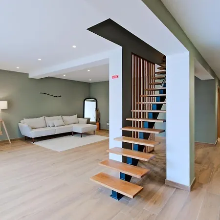 아파트 Lovely Fully Equipped Near Subway N9 리스본