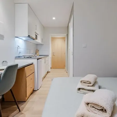 Lovely Fully Equipped Near Subway N9 Appartamento *