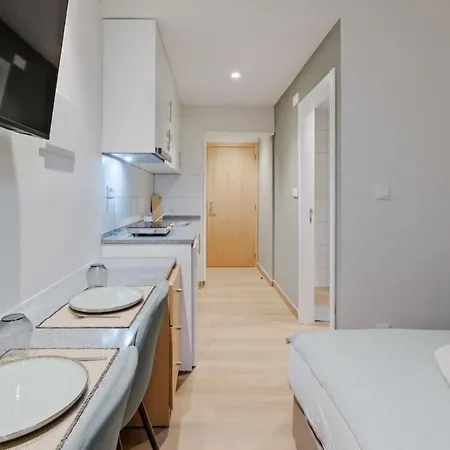 Appartamento Lovely Fully Equipped Near Subway N9 *
