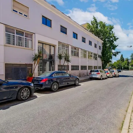 Lovely Fully Equipped Near Subway N9 Appartamento *