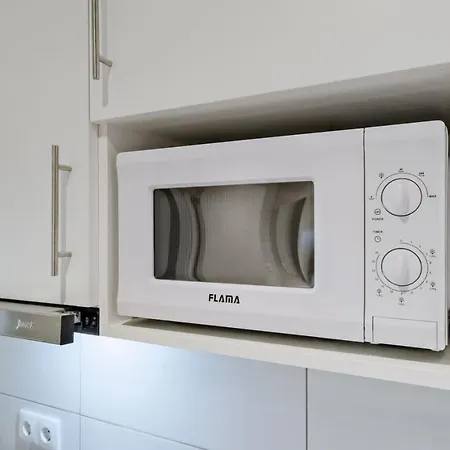 Lovely Fully Equipped Near Subway N9 *